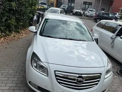 Weiß Gebraucht 2010 Opel Insignia Kombi | 3.900 € (Fairer Preis)