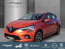 Rot Gebraucht 2022 Renault Clio V Business Limousine | 19.990 € (Etwas zu teuer)