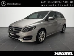 Polarsilber metallic Gebraucht 2016 Mercedes B200 Urban Van / Kleinbus | 15.900 € (Fairer Preis)