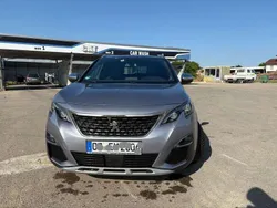 Grau Gebraucht 2019 Peugeot 5008 GT Van / Kleinbus | 21.999 € (Fairer Preis)