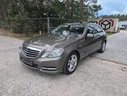 Grau Gebraucht 2011 Mercedes E200 Avantgarde Limousine | 9.999 € (Fairer Preis)