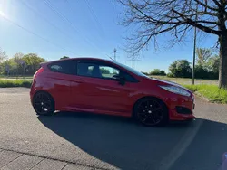 Rot Gebraucht 2016 Ford Fiesta Sport Kleinwagen | 7.490 € (Guter Preis)