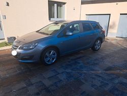 Silber Gebraucht 2014 Opel Astra Eco Kombi | 5.900 € (Fairer Preis)