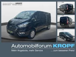 Obsidianschwarz metallic Gebraucht 2021 Ford Tourneo Trend Kombi | 34.906 €