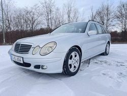 Silber Gebraucht 2006 Mercedes E220 Limousine | 2.300 € (Superpreis)