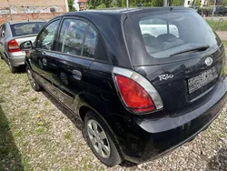 Schwarz Gebraucht 2010 Kia Rio Attract Limousine | 1.500 € (Superpreis)
