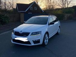Weiß Gebraucht 2013 Skoda Octavia RS Kombi | 12.900 € (Etwas zu teuer)