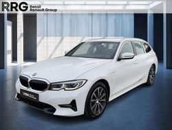 Weiß Gebraucht 2021 BMW 330e Sport Line Kombi | 27.990 € (Fairer Preis)