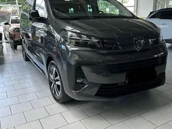 Grau Gebraucht 2025 Peugeot Traveller Allure Van / Kleinbus | 46.000 € (Fairer Preis)