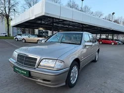 Gold Gebraucht 1998 Mercedes C180 Elegance Limousine | 7.276 €