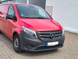 Rot Gebraucht 2017 Mercedes Vito Van / Kleinbus | 22.100 €