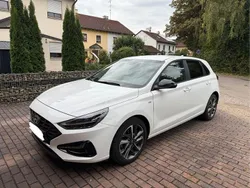 Weiß Gebraucht 2021 Hyundai i30 Trend Limousine | 18.100 € (Fairer Preis)