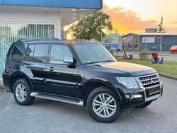 Schwarz Gebraucht 2018 Mitsubishi Pajero Top SUV | 29.975 €