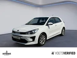 Weiß Gebraucht 2020 Kia Rio Vision Limousine | 11.840 € (Fairer Preis)