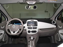 Weiß Gebraucht 2017 Renault Zoe Life Kleinwagen | 6.990 € (Fairer Preis)