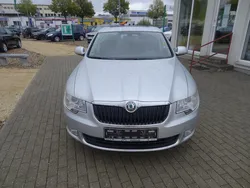Silber metallic Gebraucht 2010 Skoda Superb Ambition Limousine | 14.390 €