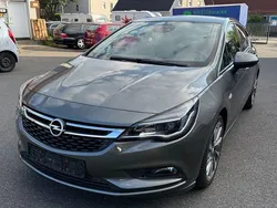 Grau Gebraucht 2016 Opel Astra Edition Limousine | 8.700 € (Fairer Preis)