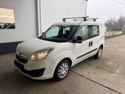 Weiß Gebraucht 2014 Opel Combo Van / Kleinbus | 3.300 € (Superpreis)