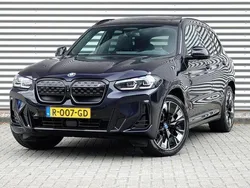 Schwarz Gebraucht 2022 BMW iX3 Executive SUV | 44.900 € (Teuer)