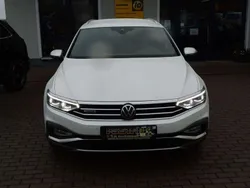 Weiß Gebraucht 2021 VW Passat Alltrack Kombi | 34.900 € (Etwas zu teuer)