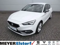 Weiß Gebraucht 2024 Seat Leon FR Limousine | 22.890 € (Etwas zu teuer)