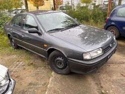 Grau Gebraucht 1991 Nissan Primera Limousine | 1.570 €
