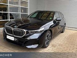 Carbonschwarz metallic Gebraucht 2024 BMW 540 Basis Kombi | 64.249 €