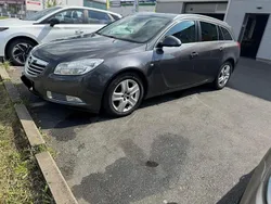 Grau Gebraucht 2011 Opel Insignia Kombi | 4.500 € (Fairer Preis)