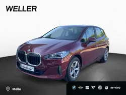 Piemontrot (rot) Gebraucht 2024 BMW 218 Active Tourer Performance Van / Kleinbus | 27.450 € (Superpreis)