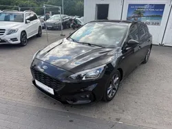 Schwarz Gebraucht 2018 Ford Focus ST-Line Limousine | 8.900 € (Fairer Preis)
