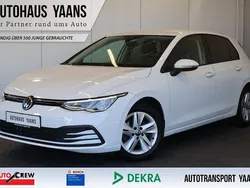 Weiß Gebraucht 2020 VW Golf VIII Life Limousine | 17.989 € (Fairer Preis)