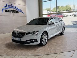 Moon weiß (metallic) Gebraucht 2024 Skoda Superb Kombi | 28.999 €