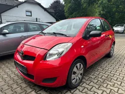 Rot Gebraucht 2009 Toyota Yaris Cool Limousine | 1.100 € (Superpreis)