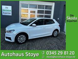 Weiß Gebraucht 2024 Skoda Fabia Active Limousine | 14.990 € (Guter Preis)