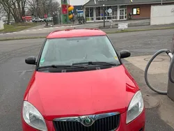 Rot Gebraucht 2009 Skoda Fabia Kleinwagen | 2.000 € (Guter Preis)
