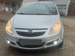 Grau Gebraucht 2006 Opel Corsa Edition Kleinwagen | 2.000 € (Fairer Preis)