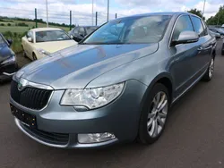 Grau Gebraucht 2011 Skoda Superb Family Limousine | 9.900 € (Etwas zu teuer)