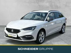 Glacial weiß metallic Gebraucht 2024 Seat Leon Beats Kombi | 34.490 € (Teuer)