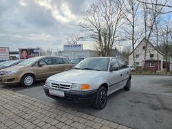 Grau Gebraucht 1993 Opel Astra Limousine | 2.550 €