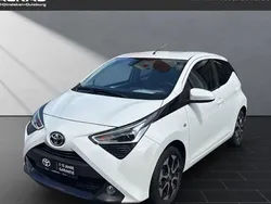 Weiß Gebraucht 2021 Toyota Aygo X-play Kleinwagen | 10.950 € (Fairer Preis)