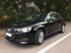 Schwarz Gebraucht 2015 Audi A3 Sportback Ambiente Limousine | 9.900 € (Guter Preis)