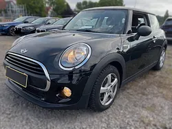 Schwarz Gebraucht 2016 Mini ONE Kleinwagen | 10.990 € (Fairer Preis)