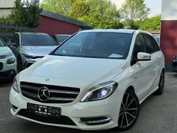 Weiß Gebraucht 2012 Mercedes B200 Edition 1 Van / Kleinbus | 8.990 € (Fairer Preis)
