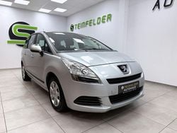 Grau Gebraucht 2010 Peugeot 5008 Tendance Van / Kleinbus | 4.990 € (Fairer Preis)