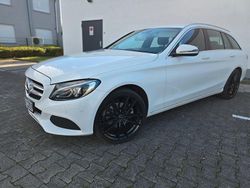 Weiß Gebraucht 2016 Mercedes C200 Avantgarde Kombi | 17.800 € (Guter Preis)