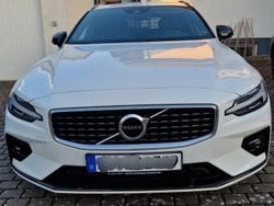 Weiß Gebraucht 2020 Volvo V60 R-Design Kombi | 29.000 € (Fairer Preis)