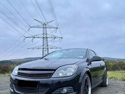 Schwarz Gebraucht 2010 Opel Astra GTC Coupé | 4.499 € (Fairer Preis)