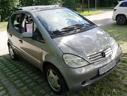 Grau Gebraucht 2000 Mercedes A160 Kleinwagen | 1.100 €