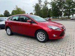 Rot Gebraucht 2011 Ford Focus Limousine | 5.950 € (Fairer Preis)