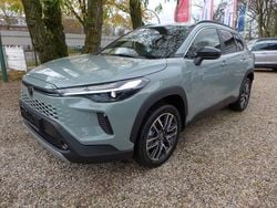 Grün Neu 2025 Toyota Corolla Cross Style SUV | 34.980 € (Guter Preis)